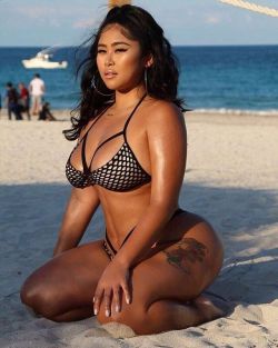 thickaddiction:  @mslopezz_ 🔥🔥🔥