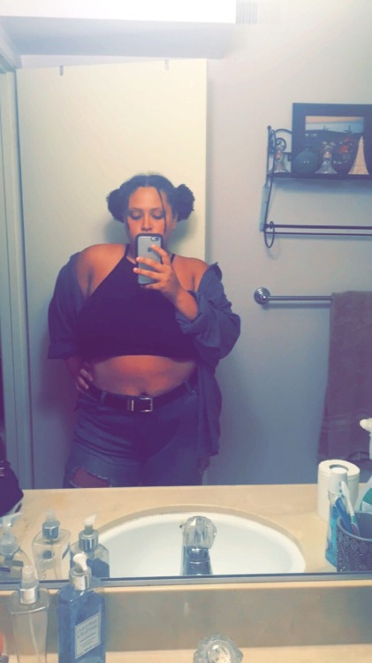 grooovintothemove:  Peep my faavv outfit for big girl appreciation day! To all my fat women out there, yall are fucking beautiful! ALL FAT BODIES ARE BEAUTIFUL!! INCLUDING BLACK FAT GIRLS WITH NO ASS FAT GIRLS WITH SMALL BOOBS FAT GIRLS WITH NO HIPS !!!