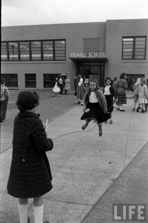 Denali School(Nat Farbman. 1959?)