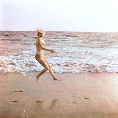 suqarkane-deactivated20151012:  Marilyn Monroe photographed by George Barris, 1962. 
