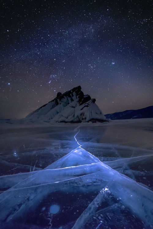 gagarin-smiles-anyway: enantiodromija: Магические треугольники by Екатерина Васягина Lake Baikal, Ru