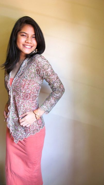 lolok88: kebayagirl: Skinny me Ok still comel