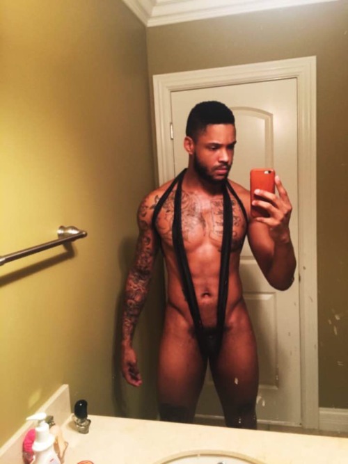 luvphattazz:  I wanna fuck something….
