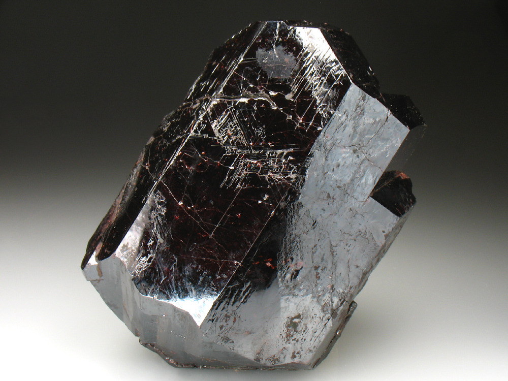 themineralogist:  Multi-terminated Rutile crystal (by Kristalle Minerals)