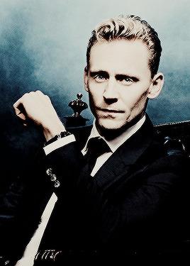 izazov:  Thorki mafia AU : Thor Odinson, the heir to the infamous Odinson family business has a reputation of being as charming as he is ruthless. With vast ambition and volatile temper, he seeks to expand the empire his father has left him, but finds