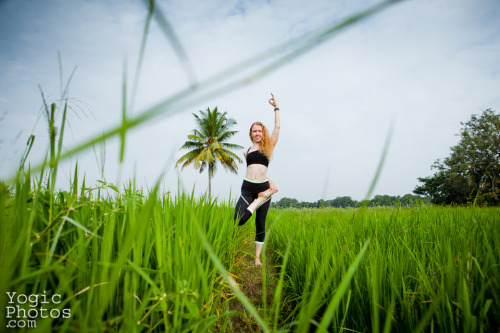 Elena in Srirangapatna, India. Christine Hewitt © yogicphotos.com