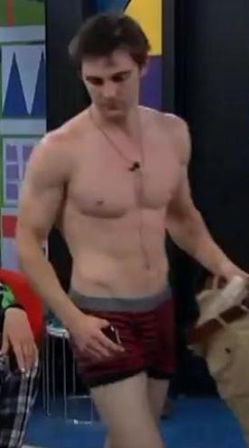 bbmennudeenjoy:  nick uhas: The week 2 curse lives on