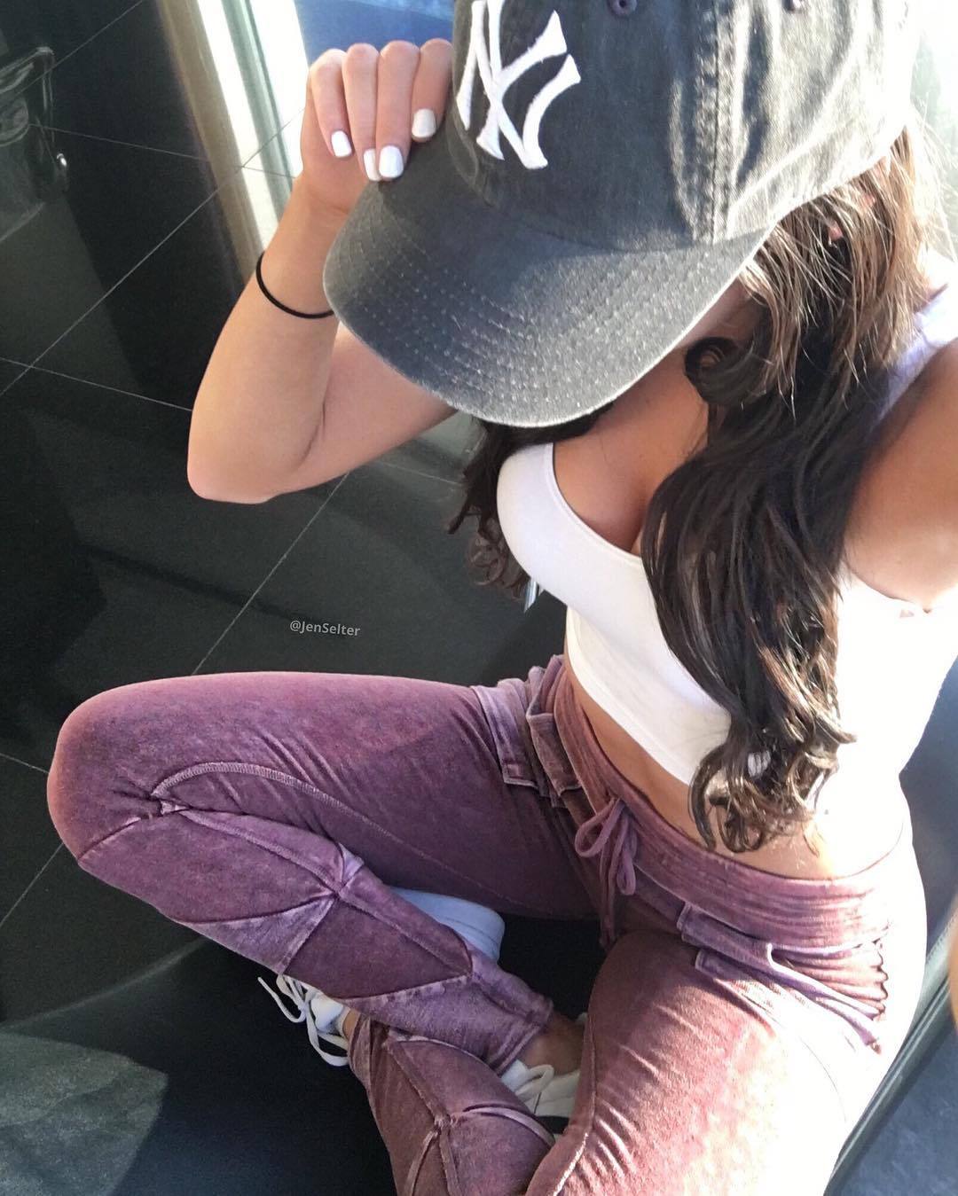 J chillen, pretzel style 🤗 How is your day going?! by jenselter