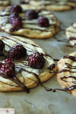 sweetoothgirl:  Chocolate Chunk Blackberry Cookies