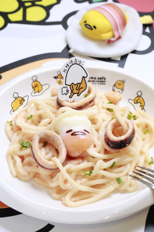 lrony:gudetama café 