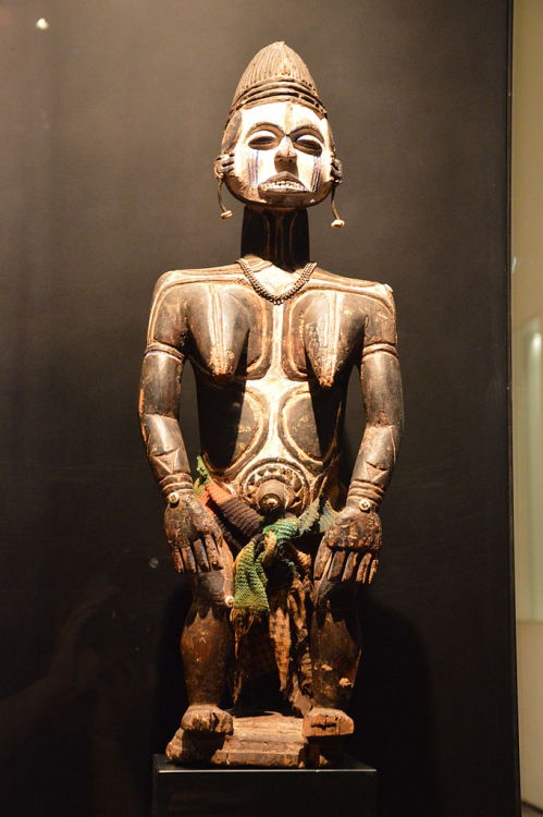 Statue of a woman from the Idoma people of the Benué region, Nigeria.  Artist unknown; 19th or early
