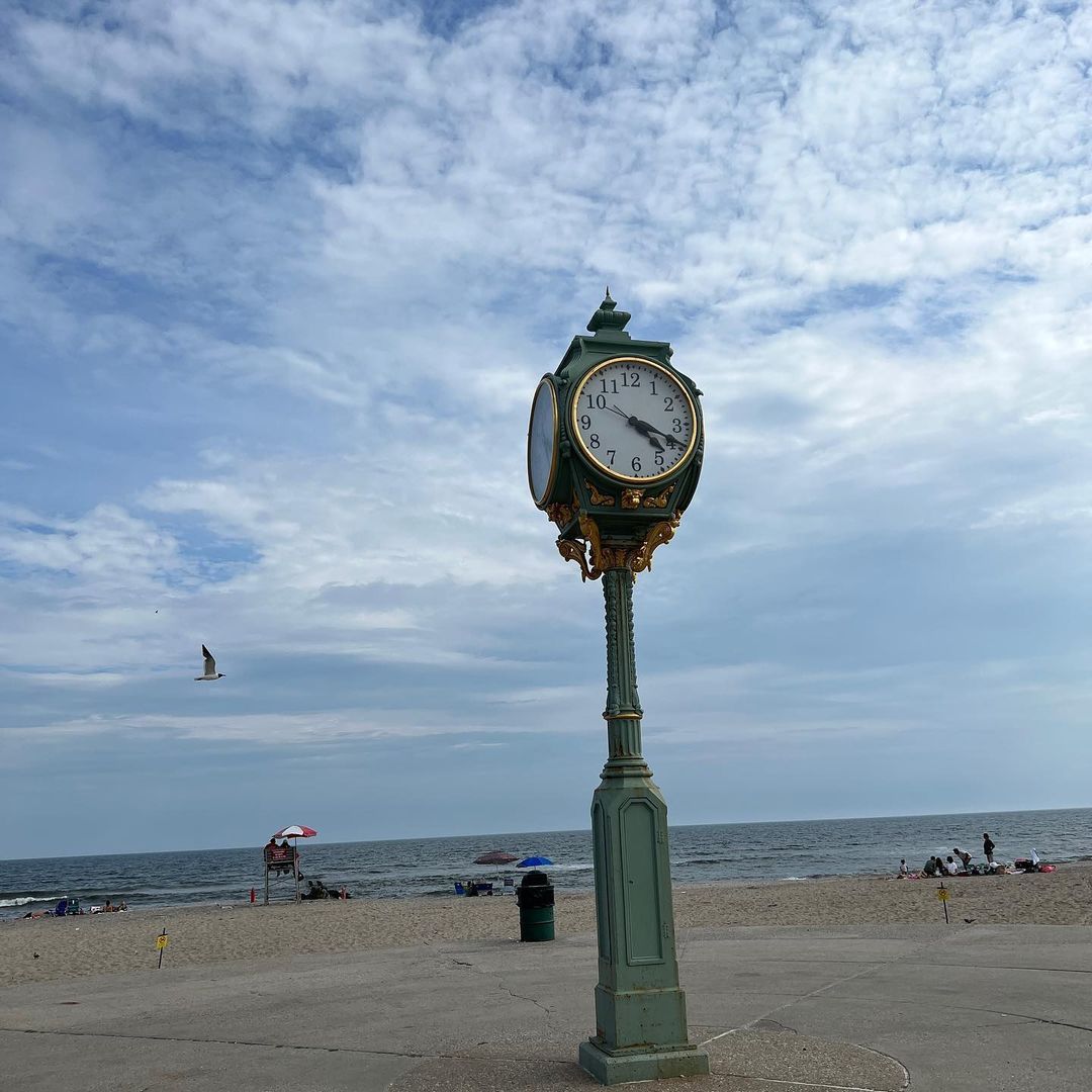 Time to be at the beach #summervibes (at Jacob Riis Park)
https://www.instagram.com/p/CgpKvcUOp9ParilLts5dY_lwKP6OTu8vK6PBY40/?igshid=NGJjMDIxMWI=