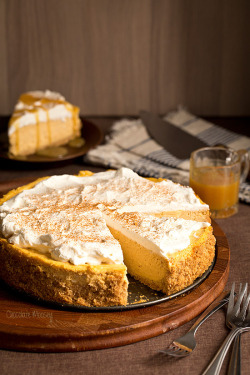 omg-yumtastic:  (Via: hoardingrecipes.tumblr.com)   Pumpkin Cheesecake - Get this recipe and more http://bit.do/dGsN  Mmm