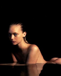 projecteur:  gemma ward for Calvin Klein obsession night  photography by mario sorrenti