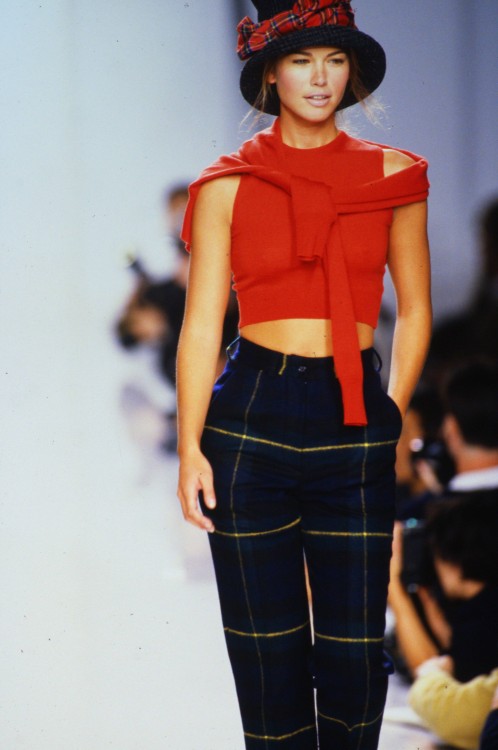 DKNY by Donna KaranFall Winter 1994 1995New York Fashion Week 1994 April 6. Model: Valeria Mazza