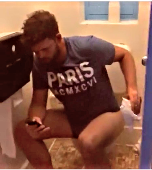 johnnyfeelgood20:Pooping