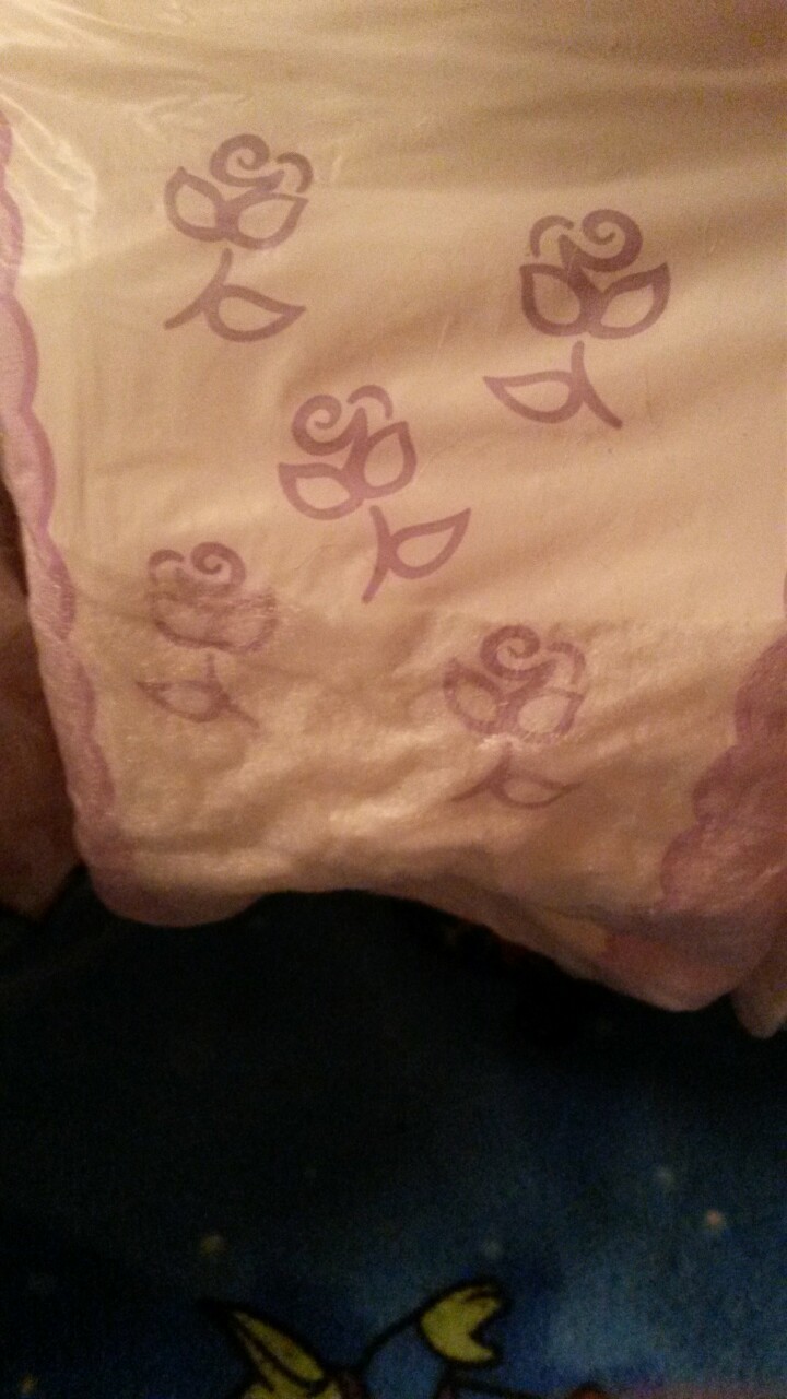foreverlittle:  2004 princess glow in the dark pull ups!