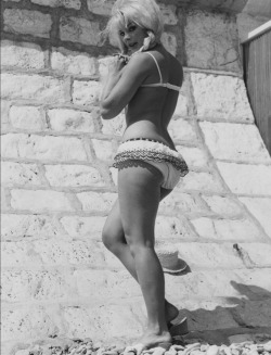 damsellover:  Elke Sommer 