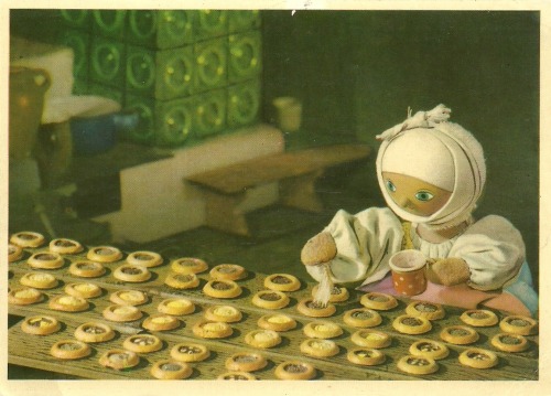 hicockalorum:In 1947, Jiri Trnka made the puppet film Špalíček (The Czech Year), which