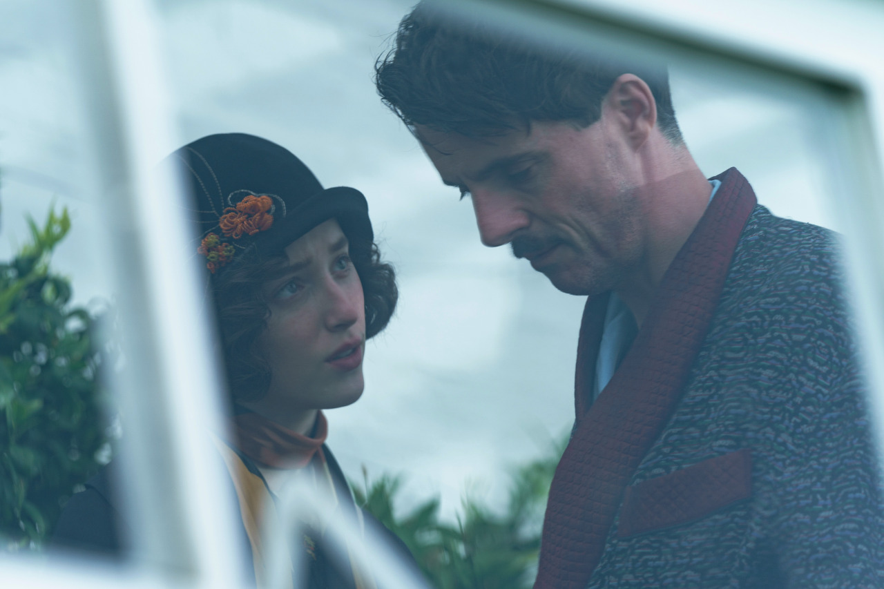 Beautiful new image of Phoebe Dynevor and Matthew Goode in ‘The Colour Room’. Countdown to The Colour Room. On SKY CINEMA/In UK cinemas November 12th. 🎥 Sky TV Thanks to DDA pr for sharing and permission to post.