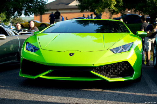 automotivated:  Huracán by hsufotos on Flickr.