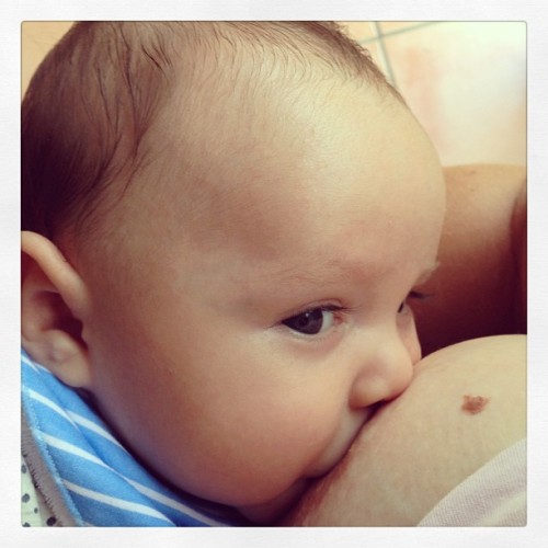 camillamutton:#abaphotoaday #normalisebreastfeeding #nationalmotheringweek #breastfeeding #attachmen