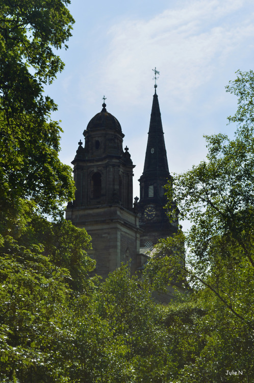 Petit tour au château d’Edimbourg, sous le soleil. 