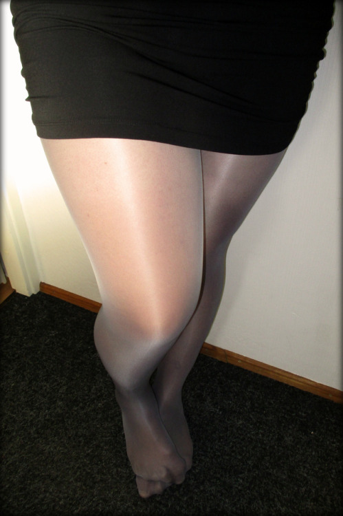 violetlovespantyhose: pantyhosegirlblog: My legs in shiny nylon If you would like to support me, cl