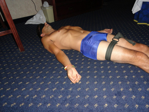 kitlvrr:Subdued and partially bound swimmer
