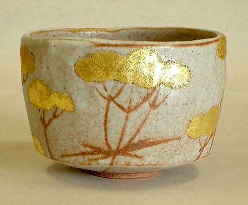 japanese-plants:Tea bowls with Autumn plants including Golden Lace motif