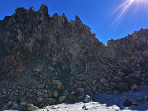 quantumbeam: Mt. Taranaki (2518m) Kozel tokeletes idojarassal igazi elmeny a maszas!A nap elso sugar