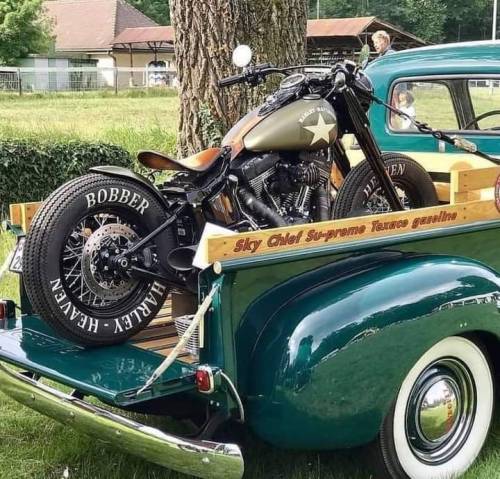 4theluvofwheels:Looks like a dynamic duo to me😘