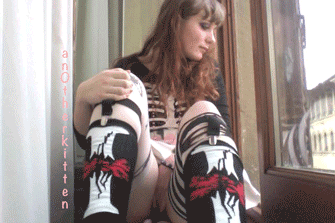an0therkitten:Mild exhibitionism ♡