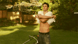yogaboi:  Holden Nowell