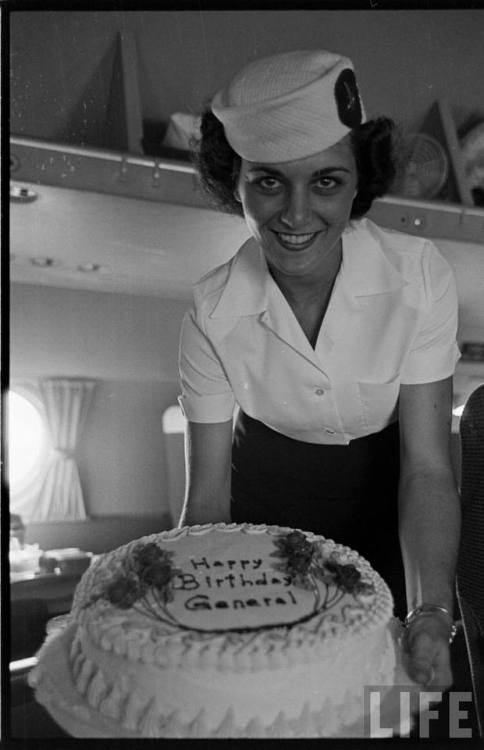 Ike’s birthday cake(John Dominis. 1952?)