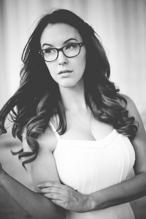 roysyesterdayjam:  My photoshoot with Meg Turney last week felt like hanging out with one of the princesses from Adventure Time. Full gallery available at jonrisinger.com