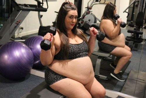 XXX bbwlayla:  Watch me #workout in a gym for photo