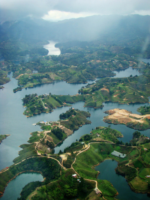 bitched:Piedra del Peñol - Guatape, Antioquia (Colombia)      