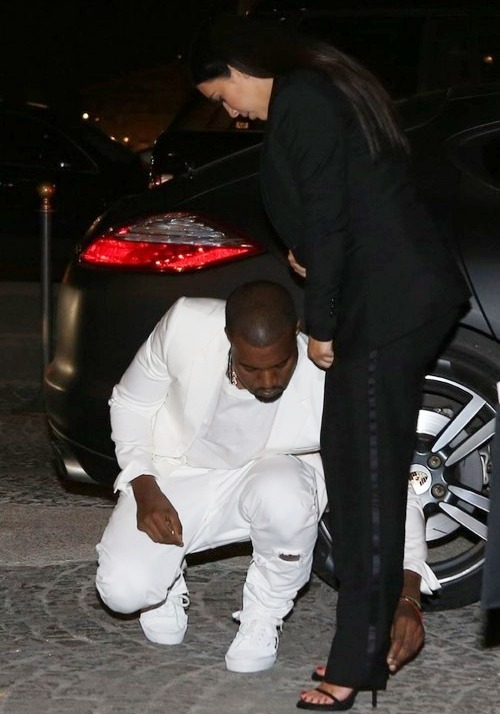 i-will-lift-you-higher:  Kanye loves him some Kanye. And I think the only person