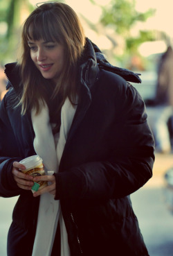 everythingdakotajohnson:   Dakota Johnson filming Fifty Shades of Grey,December 5th,2013. 
