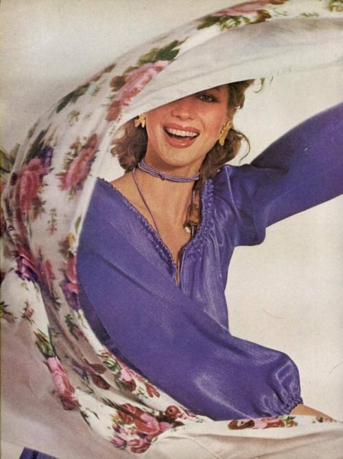 ladiesoffthepages: The Scarf Is It–Tie It, You’ll Like It, US Vogue March 1977 Photo Richard Avedo