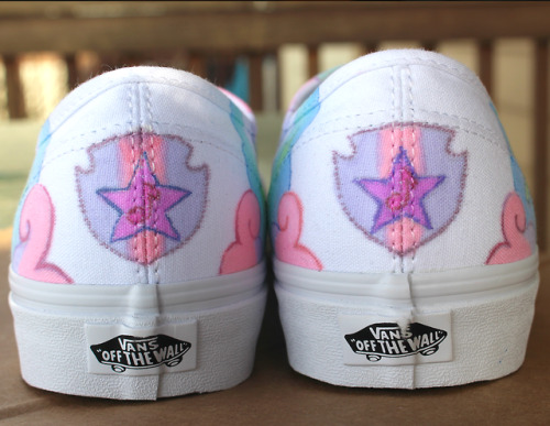 dawnf1re:Some custom shoes for @bobdude0.