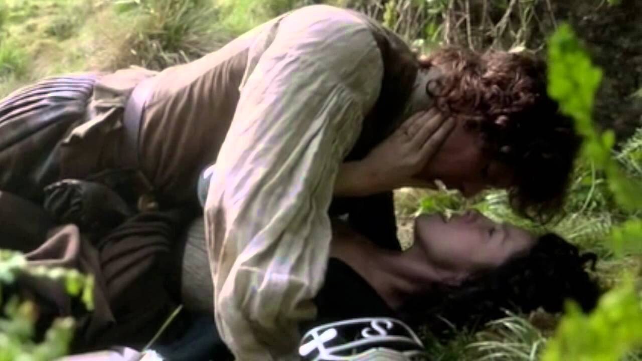 msmenna:  Jamie and Claire turning up the heat.  Off the charts chemistry.  Gifts