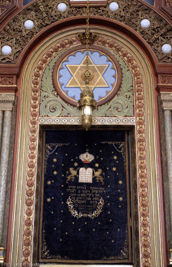 templar1307:Templul Unirea Sfântă Synagogue (Torah Ark)Bucharest, Romania23 October 2018 [ref:  RO18-1181]