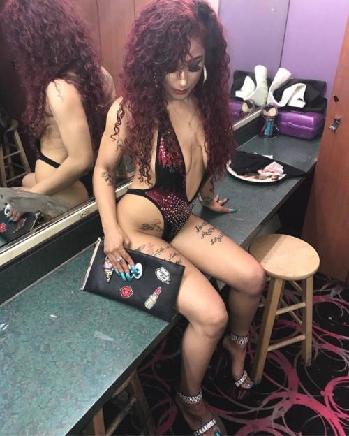 stripper-locker-room:  https://www.instagram.com/msniyadior/