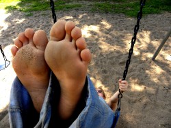 solecityusa:  Dirty Swinger SolesIn appreciation of female feet, arches, toes and soles - http://solecityusa.tumblr.com/