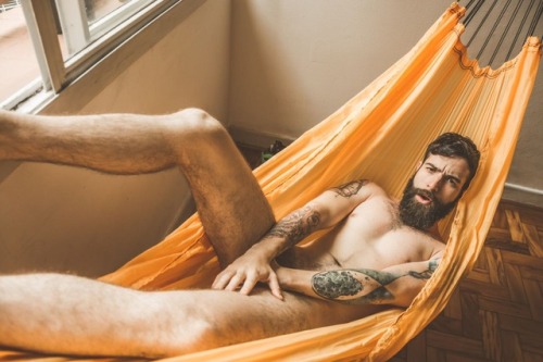 Porn Pics kinky-beards:  hiphipturra:Para a NUDUS (@nudusmagazine),