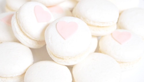 kawaiistomp: Heart Macarons by Sugarlips cakes (please do not delete the credit)