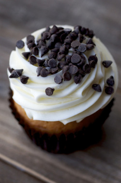do-not-touch-my-food:  Cupcake / Ooh La