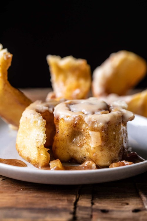 fullcravings:Apple Cinnamon Rolls with Brown Butter Maple Icing